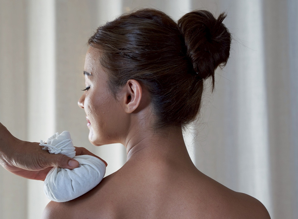 Ashiyu Foot Soak & Refreshing Foot Toner • Head, Back & Shoulders Stress Relieve Massage • Long Stroke Deep Sleep Massage • Phikat Bua Compress  3,150 THB | 120 Minutes