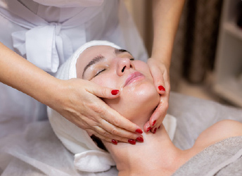 Cleansing • Detoxifying • Moisturizing 2,350 THB | 70 Minutes