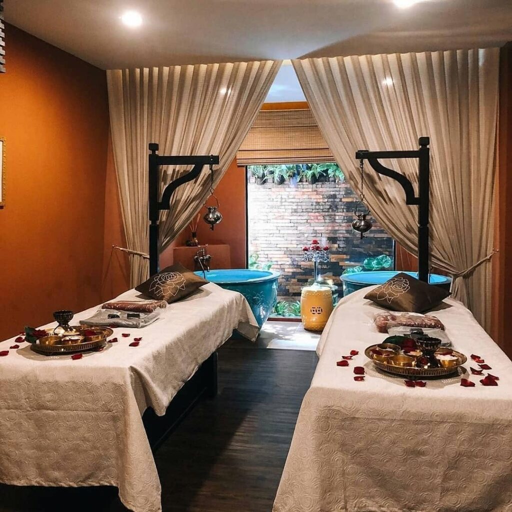 How to Book a Custom Romance Ritual: Personalizing Pressure, Scents, and Hydration Needs