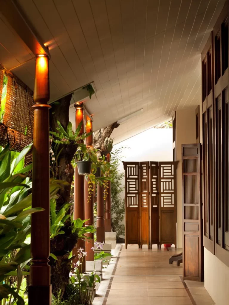 Silom Transit Wellness: Luxury Escapes Steps from BTS Saladaeng at Spa Silom